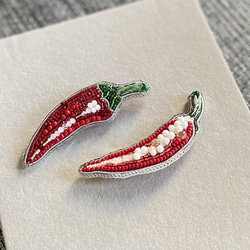 ビーズ刺繍のブローチ　- 唐辛子- peperoncino 4枚目の画像