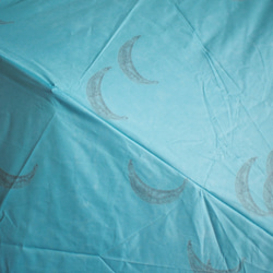 防紫外線折疊傘 月空 淺藍色 99.9% 防紫外線 163466 防曬防雨 竹柄遮陽傘 雨傘 第11張的照片