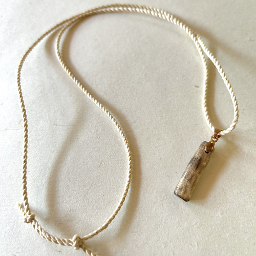 239.世界にひとつだけ 青珊瑚(レインボーコーラル)のネックレス