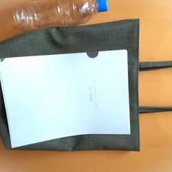 織り生地風レザーのA4対応シンプルトートバッグ「Creema限定」（明るいグレー色） 6枚目の画像