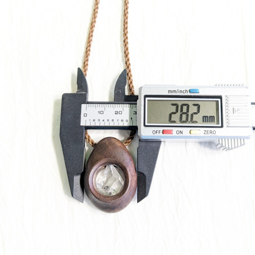 身につける森林浴》ラフストーンと木の融合 乙女鉱山水晶と