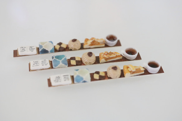 秋日咖啡館閱讀原子筆 第2張的照片