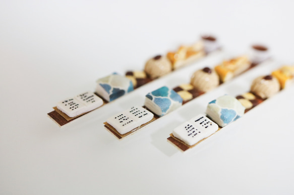 秋日咖啡館閱讀原子筆 第3張的照片