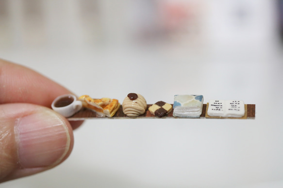 秋日咖啡館閱讀原子筆 第7張的照片