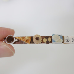 秋日咖啡館閱讀原子筆 第5張的照片