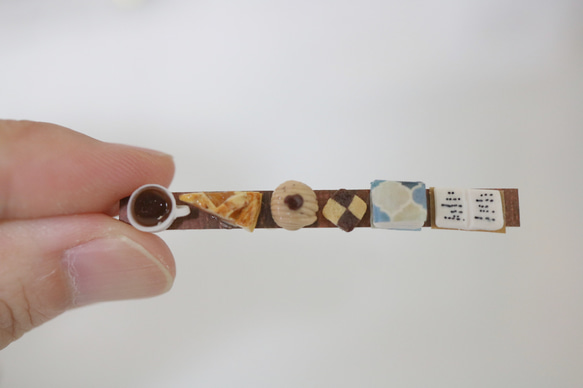 秋日咖啡館閱讀原子筆 第5張的照片