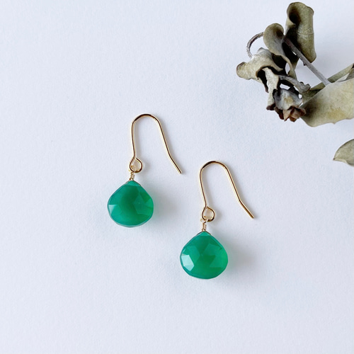 グリーンオニキス✳︎マロンカットの【チャーム】【ピアス