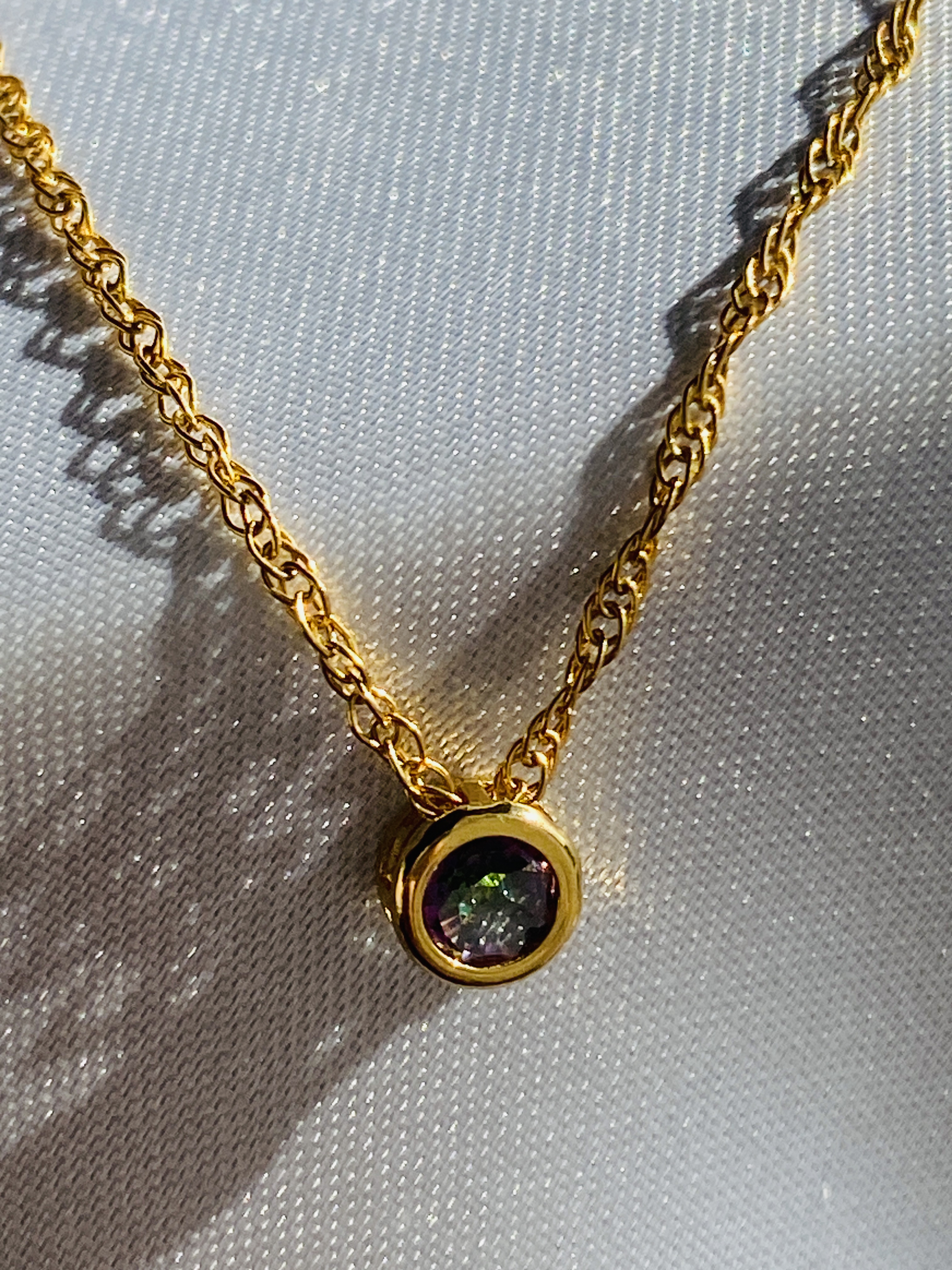 送料無料　今紫（いまむらさき）　天然石ミスティックトパーズネックレス