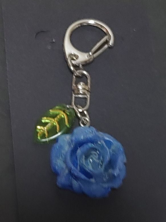ハンドメイド】青薔薇 バッグチャーム 携帯ストラップ マンボウ