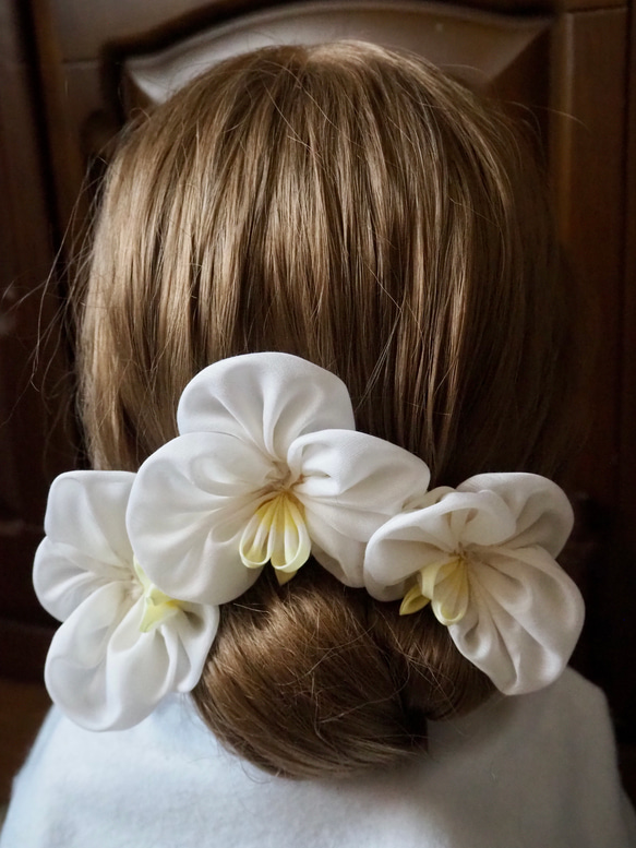 結婚式　成人式　卒業式　髪飾り　胡蝶蘭　オーダー可能つまみ細工　選べる　ちょい足し　可憐　和風　打掛　　ウェディング 2枚目の画像