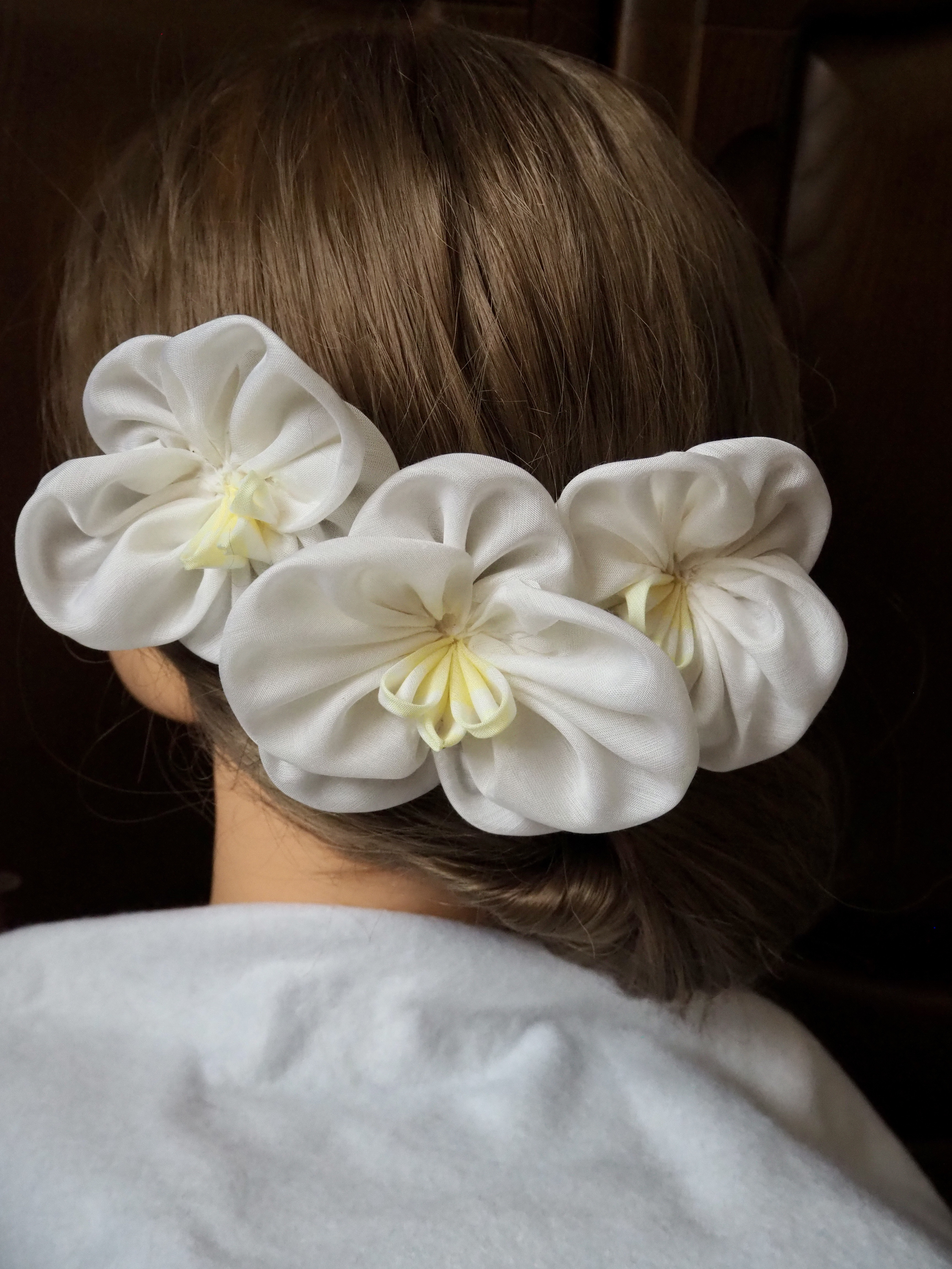 結婚式 成人式 卒業式 髪飾り 胡蝶蘭 オーダー可能つまみ細工 選べる