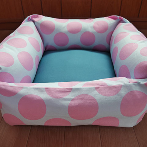 未使用品FIFI&ROMEOフィフィロメオ☆ドット柄ベッド水玉クッションペット 未使用品FIFI&ROMEOフィフィロメオ☆ドット柄ベッド水玉クッション