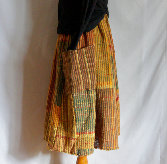 さをり織り　★手織りのスカート★　さおり織り　秋冬　茶色　ブラウン　ユニーク　一点物　個性的 2枚目の画像