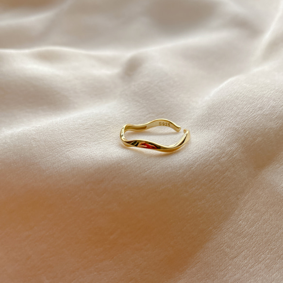 金色波浪 - 純銀電鍍14K金戒指-戒圍可調 第1張的照片