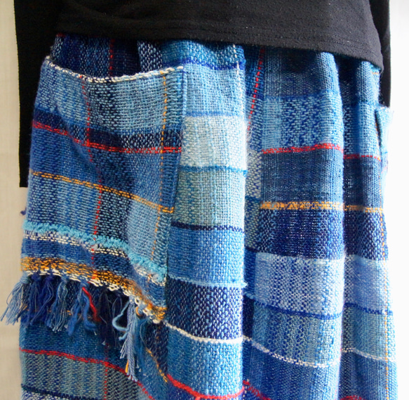 さをり織り　★手織りのスカート★　さおり織り　秋冬　青　ブルー　ユニーク　一点物　個性的 5枚目の画像