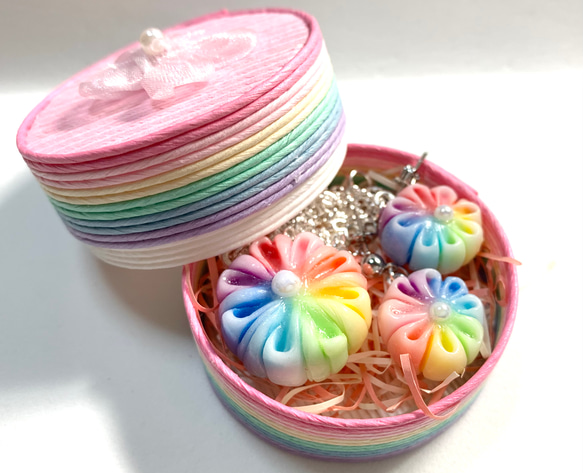 ❣️在庫処分SALE送料無料❣️ ☆和菓子練り切り　虹のペンダント&ピアス　 6枚目の画像