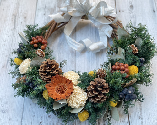 秋から冬の木の実のクリスマスハーフリース 〜長い期間飾っていただけ