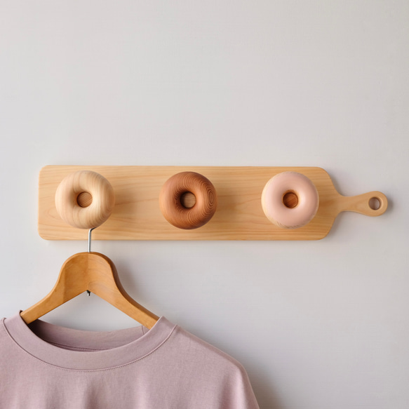 壁掛け家具] 木のドーナツハンガー「ヒノキ＆杉」 壁掛けラック