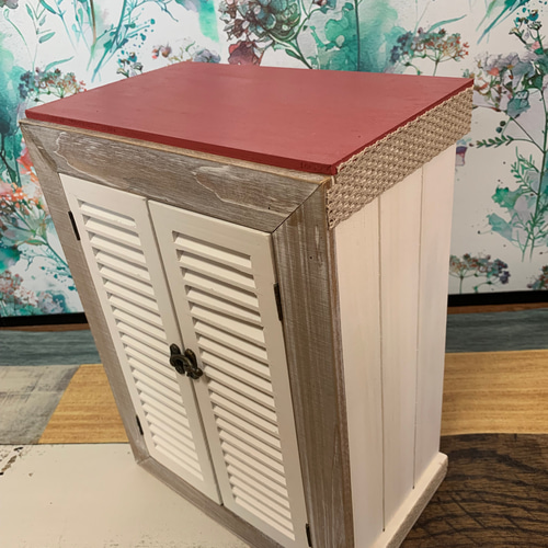 ハウス型ドールクローゼット クローゼットタイプ ドールハウス［ルーバータイプ扉］【ピンクの