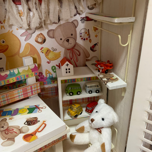 クローゼットタイプドールハウス［ルーバータイプ扉］子供部屋 クローゼットタイプドールハウス［ルーバータイプ扉］子供部屋