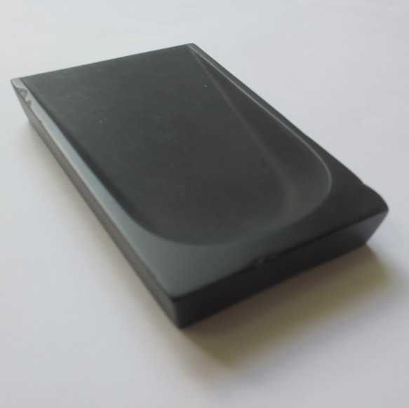 歴史ある型のひとつ、小・中筆用「風字硯」 