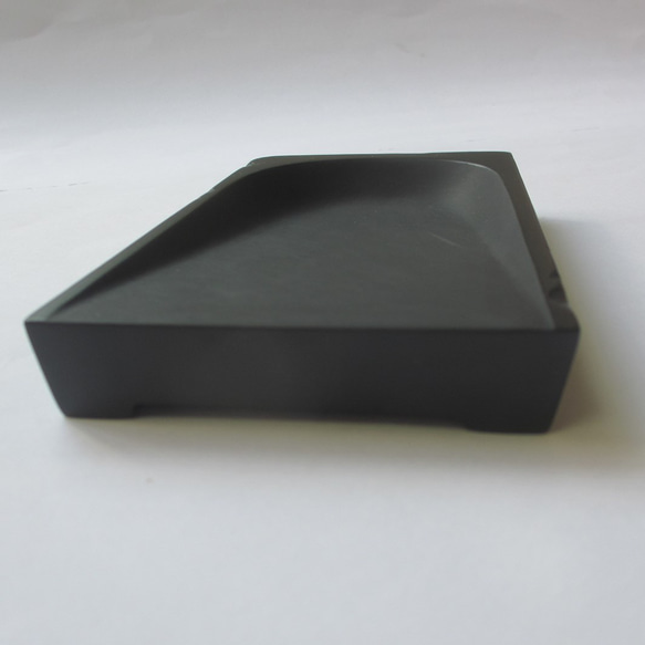 歴史ある型のひとつ、小・中筆用「風字硯」 