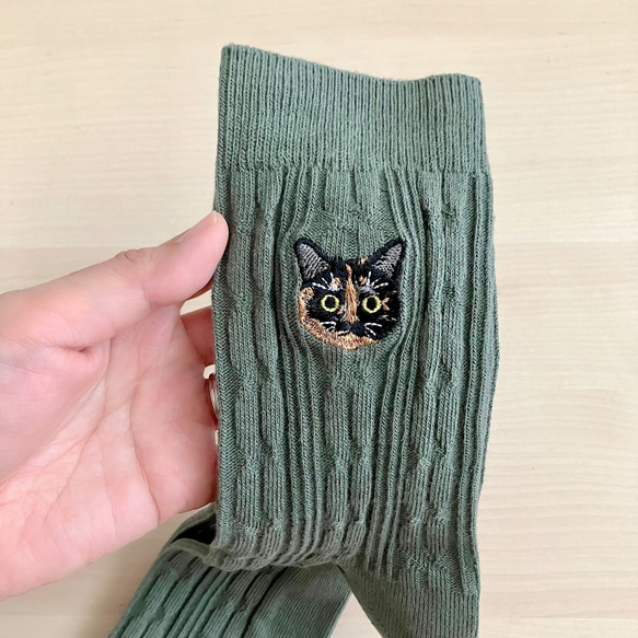 最新作☆紳士の猫刺繍靴下_さび猫ふりかけさん 1枚目の画像