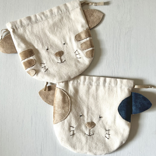 三毛猫　ハンドメイド　丸い　巾着　ベージュ 三毛猫ハンドメイド丸い巾着ベージュ
