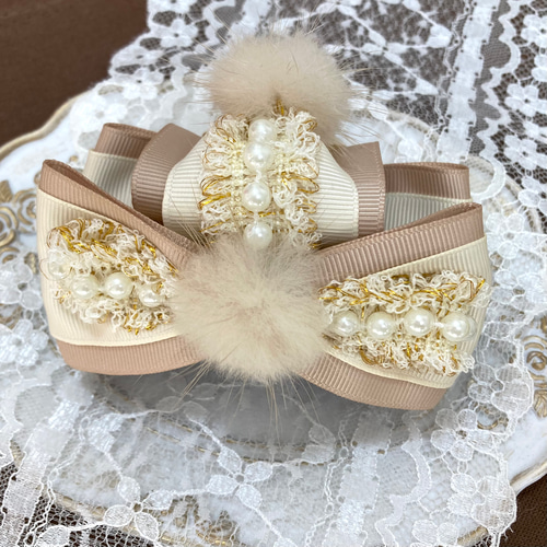 ファーとツイードリボンのバンスクリップ ベージュ ファー パール ヘア