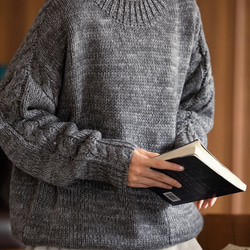 先染糸で織ったセーター　ウール混 1枚目の画像