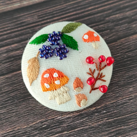 まなみんです様専用 秋のブーケブローチ＋紅葉の立体刺繍