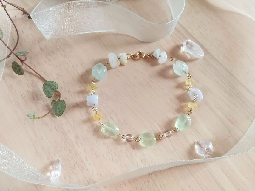 パステルグリーン❁フラワー❁な天然石ブレスレット
