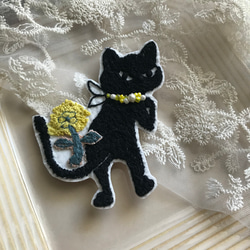 再販〇かわいいねこちゃんブローチ ブローチ chaki 通販｜Creema 