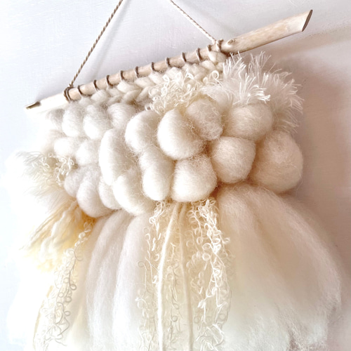 流木 ウィービング タペストリー 『みるく色のたぺすとり 片角の