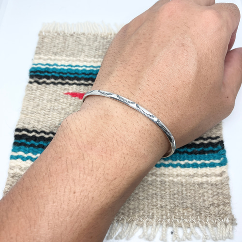 BIG HAND シルバー ネイティブ オーバーレイ スタンプワーク