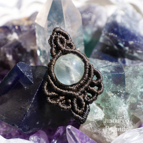 天然石プレナイト(オーストラリア産)10mm玉のマクラメペンダントトップ❁Macrame[mpt-230919-02] ペンダントトップ  JEMRICCO 通販 16567310｜Creema(クリーマ) プレナイトマクラメネックレス