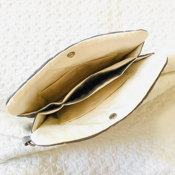 Mサイズ　kumasanグレー　母子手帳ポケットくま ポーチ　母子手帳ケース　b6サイズ用 4枚目の画像