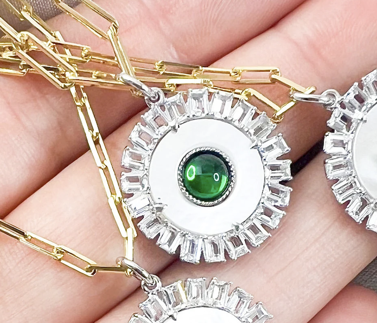 【天然石グリーンクリスタル・ロジウム】ラッキーチャームネックレス シルバー925 マザーオブパール ホワイトトパーズ 10,150円