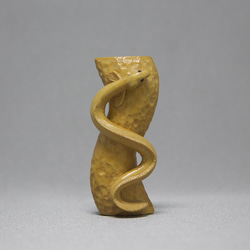 根付】丸鼠 ／ まるねずみ（御蔵島産 黄楊材 使用） 彫刻 伝吉_