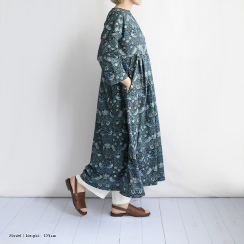 ウィリアムモリス＜いちご泥棒 STRAWBERRY THIEF＞コットン ロング