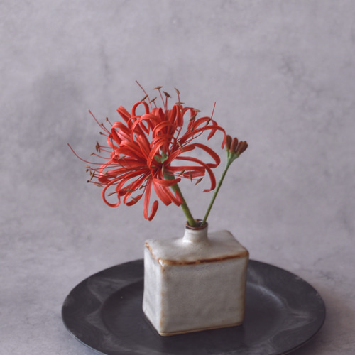 レッド曼珠沙華アレンジ　クレイフラワー レッド曼珠沙華アレンジクレイフラワー