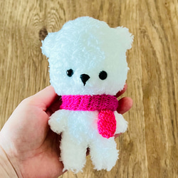 あみぐるみ♪ふわふわぺたんこくまさん（白）赤マフラー あみぐるみ