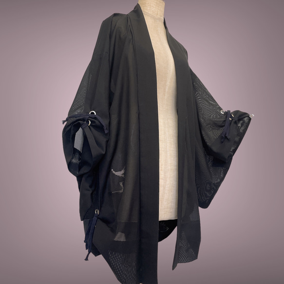 子慣れ感抜群!アイレットタック 黒羽織り 和装 男女兼用  レトロ 着物リメイク ブラック 5905 5枚目の画像