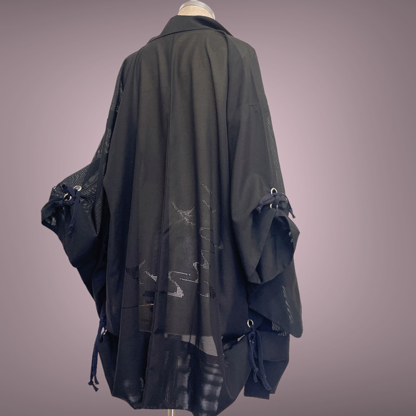 子慣れ感抜群!アイレットタック 黒羽織り 和装 男女兼用  レトロ 着物リメイク ブラック 5905 8枚目の画像