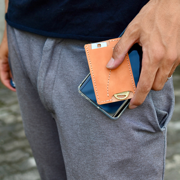 薄型カードタイプのキーケース　ポケットや財布にコンパクトに収納できる　本革レザー　ブラック 6枚目の画像