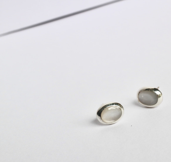 s925 マザーオブパールサークルシルバーピアス ホワイト 金属