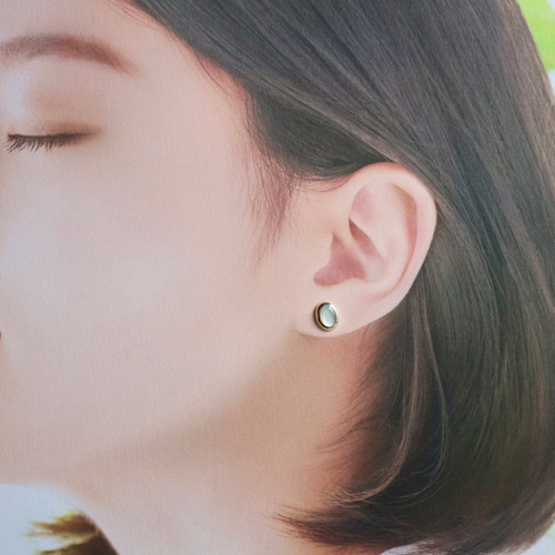 マザーオブパールサークルピアス