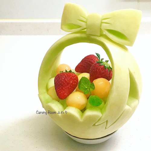 特別なプレゼントにメロンのフルーツバスケットを！【オーダーフルーツ