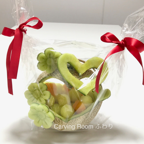 特別なプレゼントにメロンのフルーツバスケットを！【オーダーフルーツ