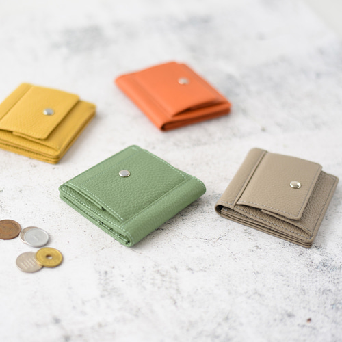 最小レベルでありながら、大容量・丈夫さを両立させてYOSHINA二つ折